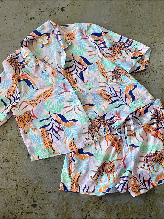 Cynthia Rowley Other - Cynthia Rowley Pajama Set Featuring a Tiger and Tropical Leaf Print Size M/L